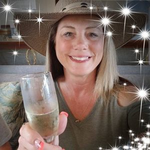 Meet your Posher, Suzan